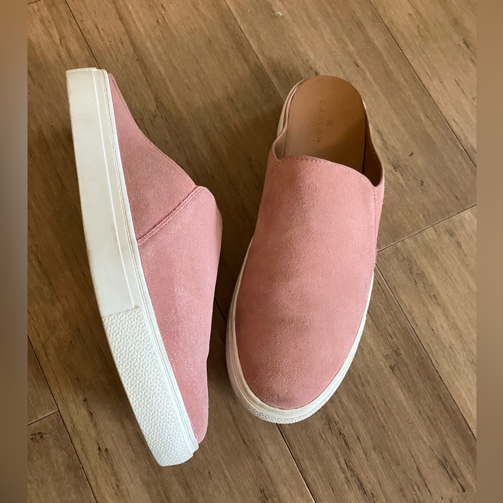 Caslon suede women’s slide shoes! Size 9